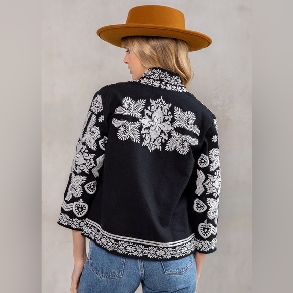 LA-LOLA-Embroidered Crop Jacket - Picture 5 of 14